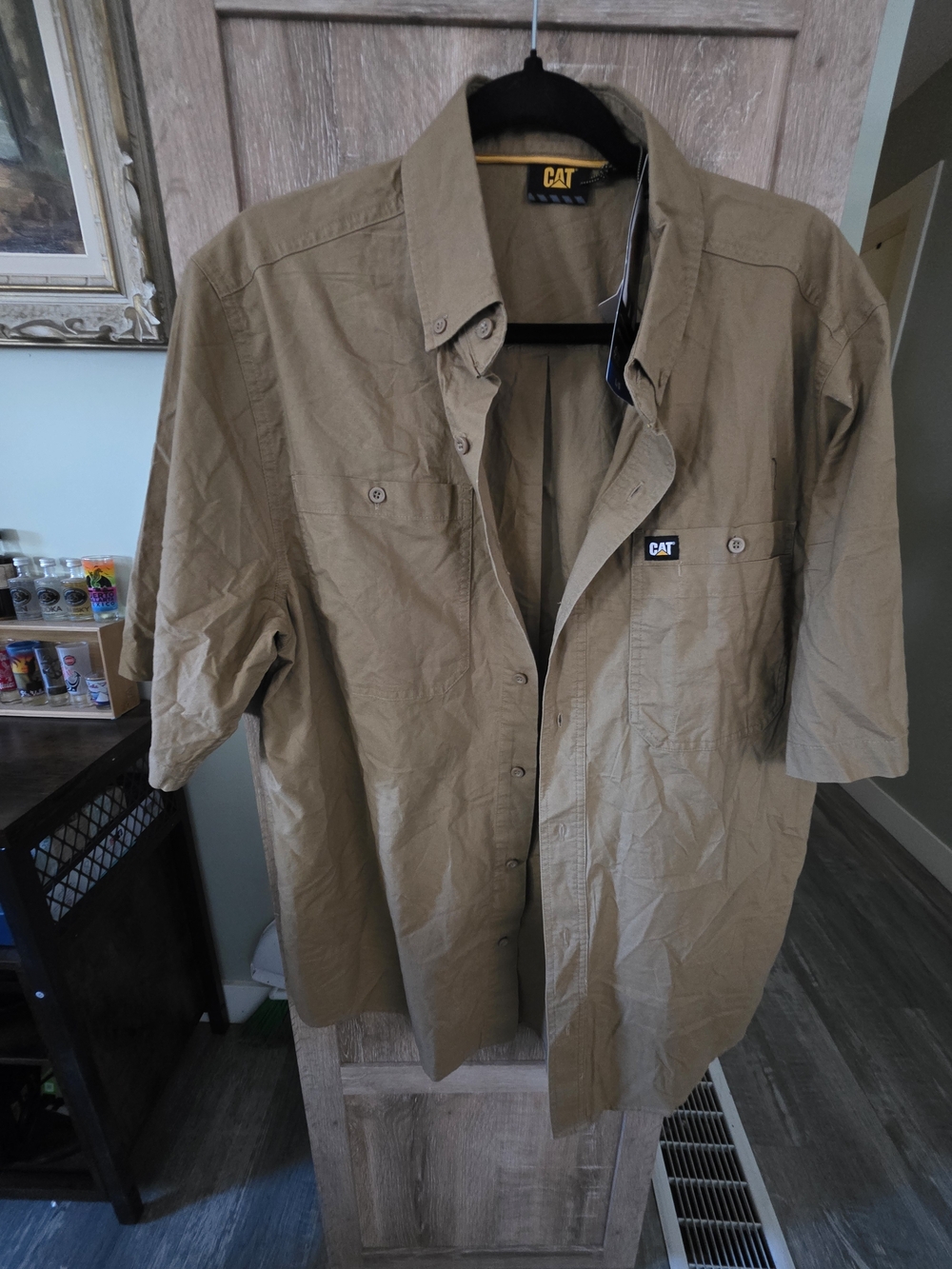 Men's Short-Sleeve Work Shirt  in Tan